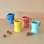 Conjunto de canecas de café com a forma de uma cafeteira