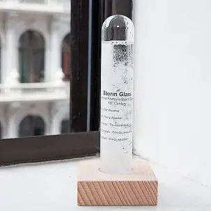 Storm Glass, o tubo de vidro que prevê o tempo