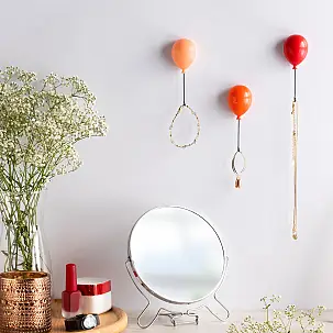 Conjunto de 3 cabides em forma de globo 