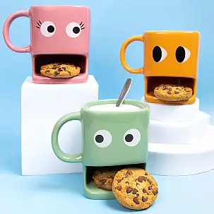 Caneca com compartimento para biscoitos