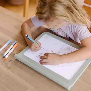 Kidydraw Pro. Quadro branco luminoso para aprender a desenhar e a escrever.