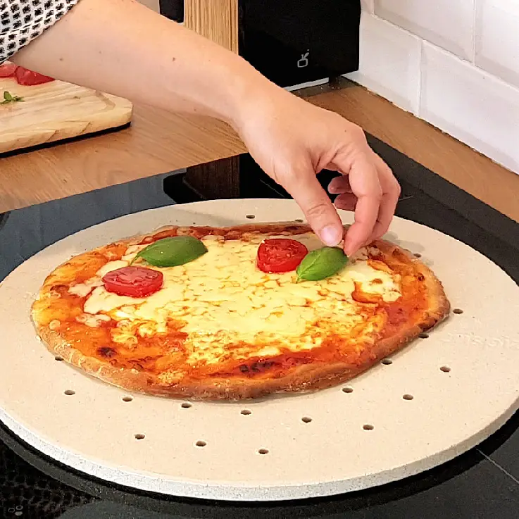 Adequado para pizzas congeladas e caseiras