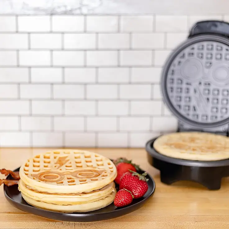 Faça waffles com os óculos e o raio que são a imagem de marca do Harry Potter.